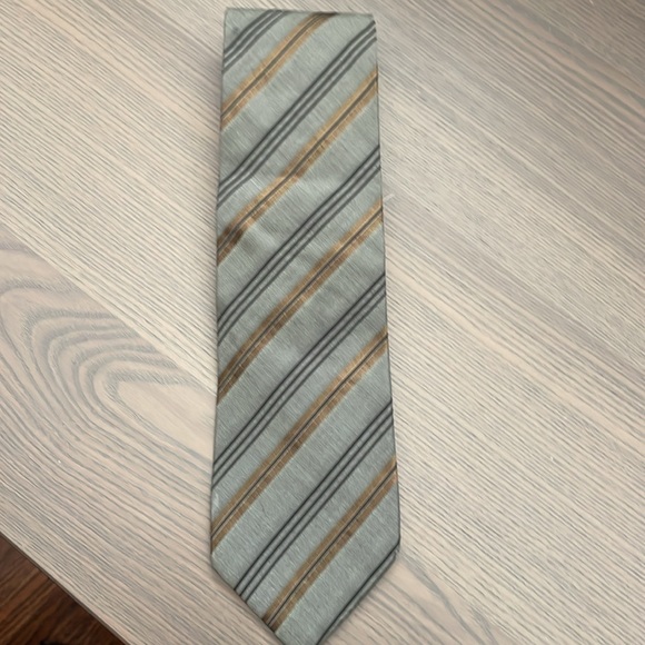 Hugo Boss Mens tie green,black&gold.See photos for marks priced accordingly - Picture 3 of 11